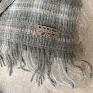 Burberry cashmere and wool scar